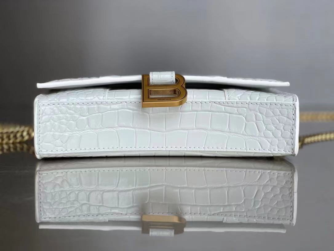 WOMEN'S HOURGLASS WALLET ON CHAIN IN Shiny Crocodile Embossed White High