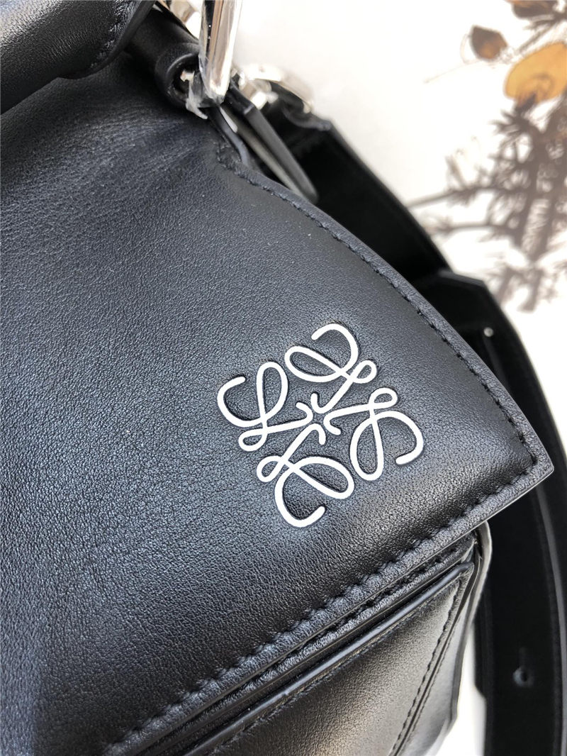 Large Puzzle bag in classic calfskin Black High