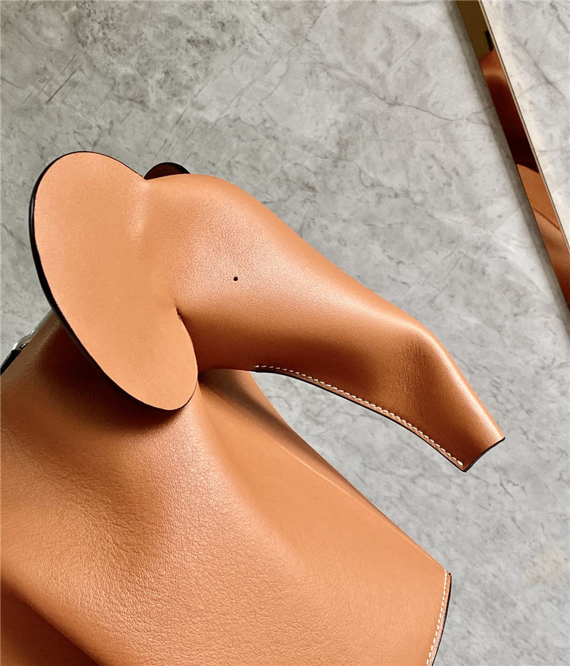 Large Elephant bag in classic calfskin Tan High