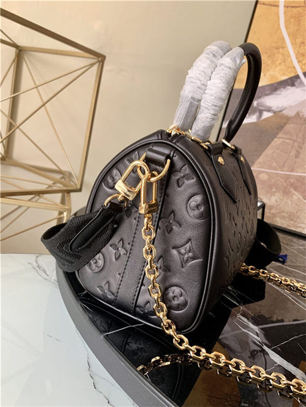 Louis Vuitton SPEEDY BANDOULIÈRE 22 Embossed lambskin leather Black M58631 High