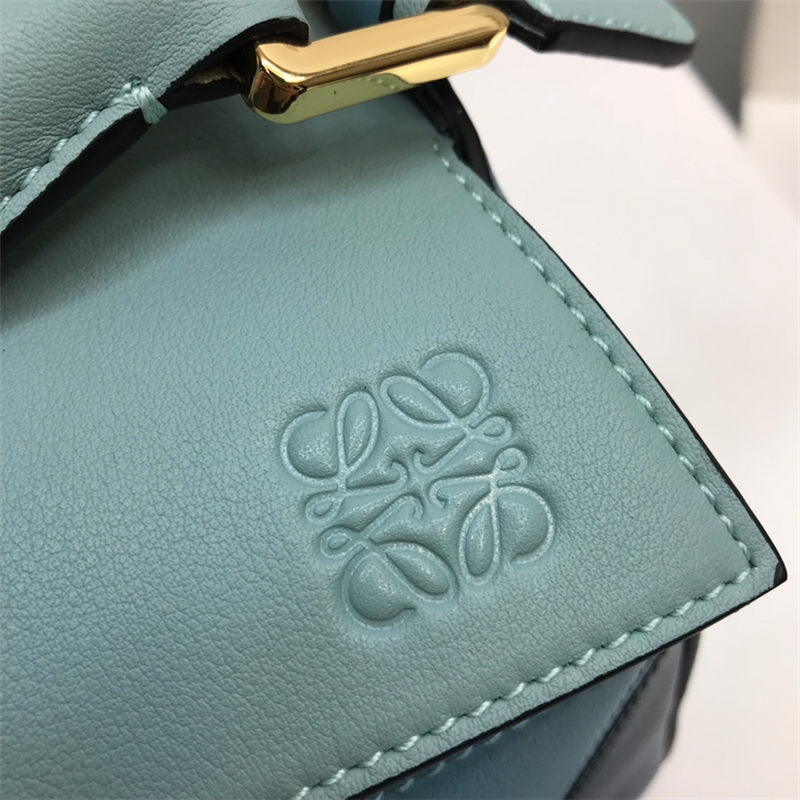 Small Puzzle bag in classic calfskin High