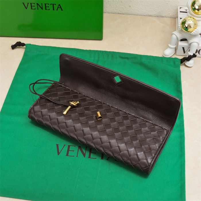 BV Long Clutch Andiamo With Handle Fondant High