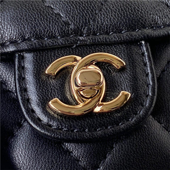 Chanel Mini HEART BAG Lambskin & Gold-Tone Metal AS3189 A