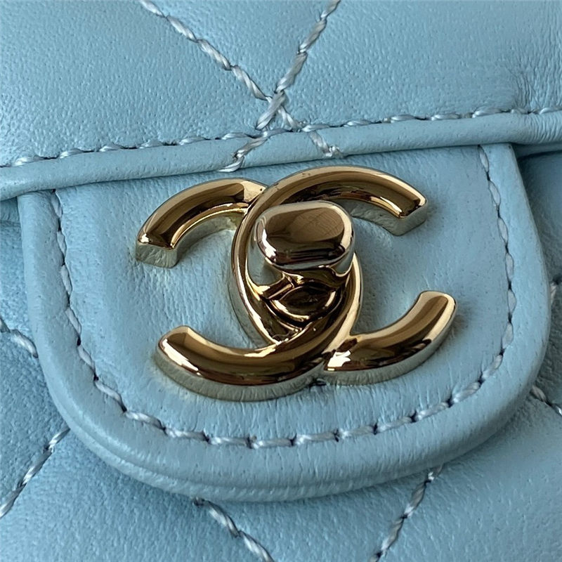 Chanel Mini HEART BAG Lambskin & Gold-Tone Metal AS3189 A