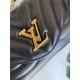 Louis Vuitton LV NEW WAVE CHAIN BAG Mid