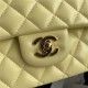 Medium CLASSIC HANDBAG Lambskin Yellow Gold Metal A