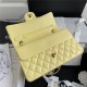 Medium CLASSIC HANDBAG Lambskin Yellow Gold Metal A