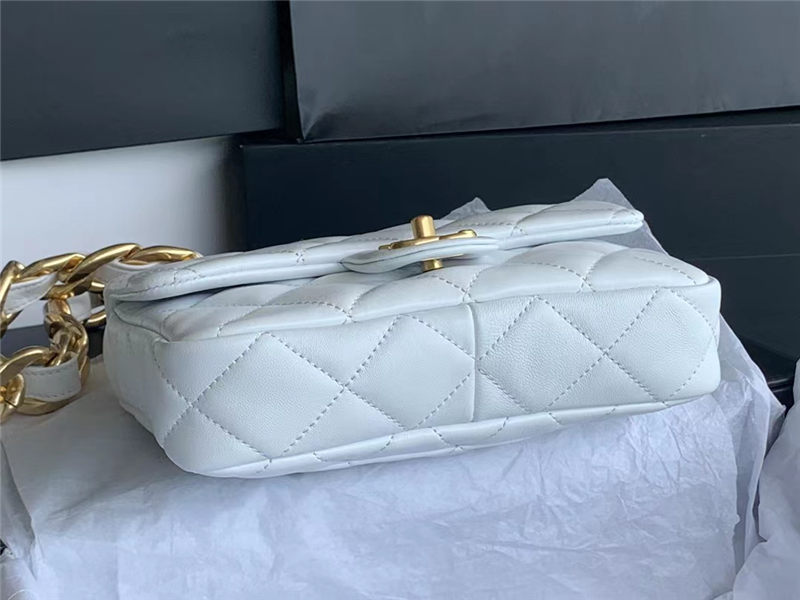 SMALL FLAP BAG AS3214 Lambskin & Gold-Tone Metal White A