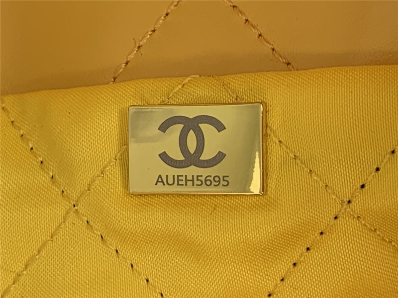 Chanel 22 LARGE HANDBAG Shiny Calfskin & Gold-Tone Metal AS3262 Yellow High