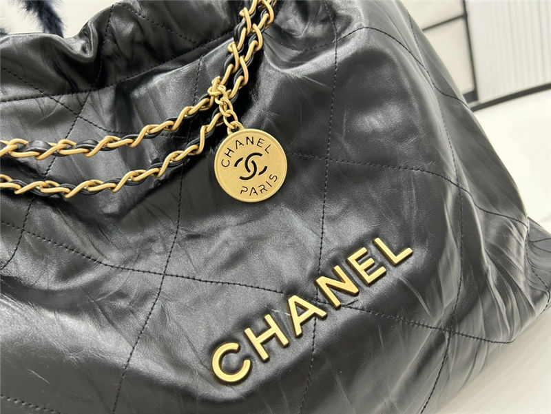 Chanel 22 MEDIUM HANDBAG Crumpled Calfskin & Gold-Tone Metal AS3261 Black High