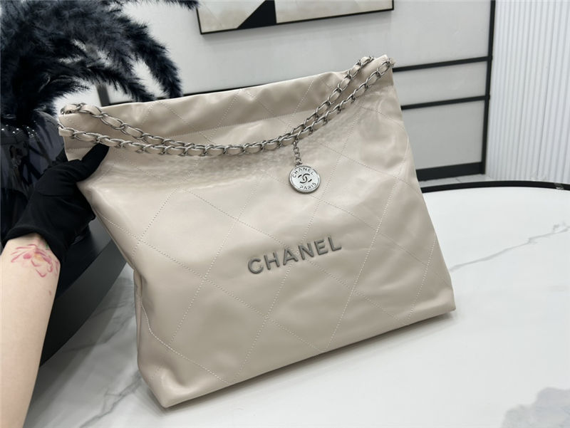 Chanel 22 MEDIUM HANDBAG Shiny Calfskin & Silver-Tone Metal AS3261 Nude High