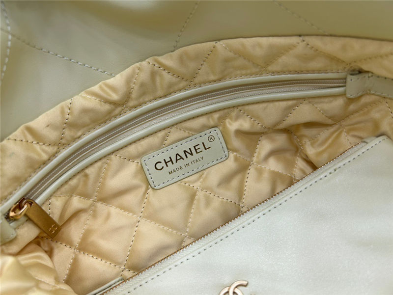 Chanel 22 SMALL HANDBAG Shiny Calfskin & Gold-Tone Metal AS3260 Yellow-Lt High