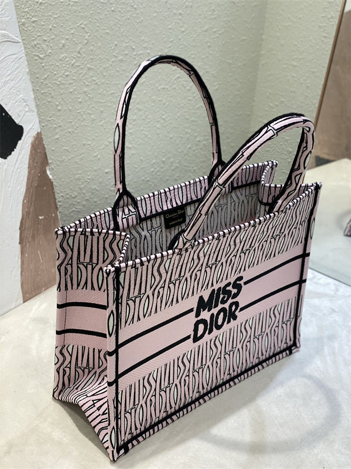 MEDIUM Dior BOOK TOTE Miss Dior Allover Embroidery Pink High