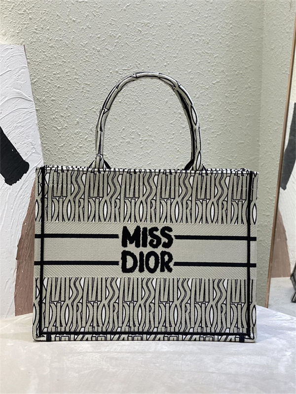 MEDIUM Dior BOOK TOTE Miss Dior Allover Embroidery Khaki High