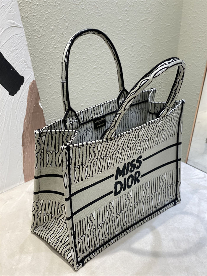 MEDIUM Dior BOOK TOTE Miss Dior Allover Embroidery Khaki High