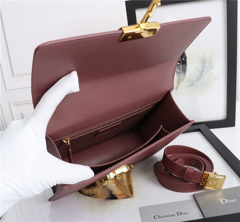 30 MONTAIGNE BAG Grained Calfskin Wine High