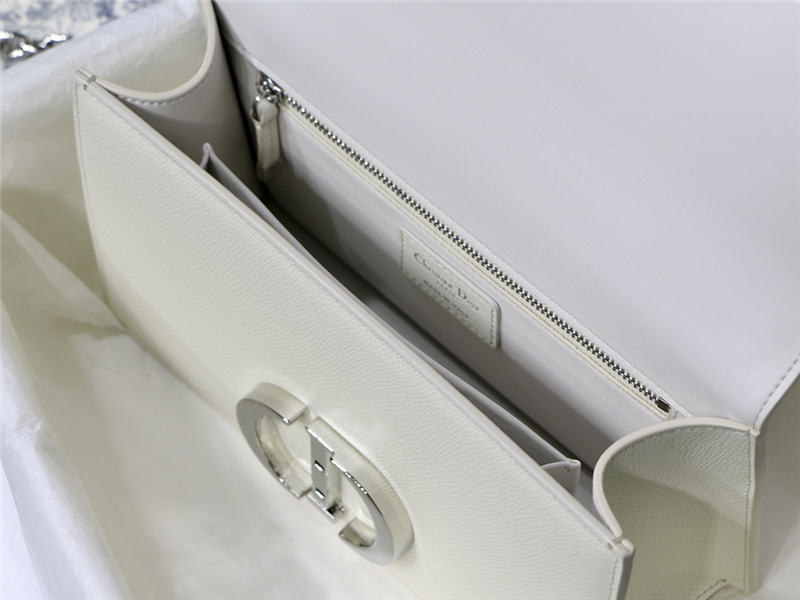 30 MONTAIGNE CHAIN BAG Grained Calfskin White High