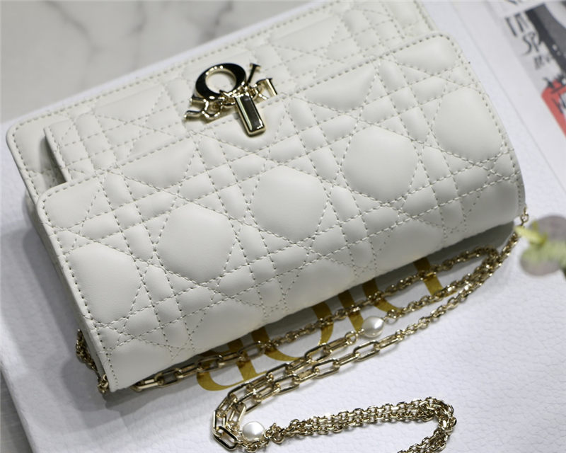 LADY Dior CHAIN POUCH Cannage Lambskin White High