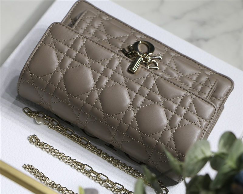 LADY Dior CHAIN POUCH Cannage Lambskin Warm Taupe High