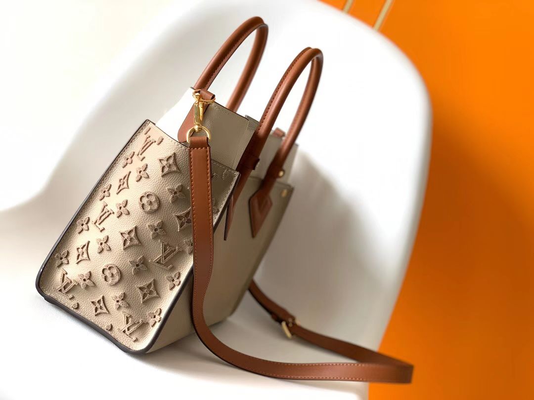 Louis Vuitton ON MY SIDE MM Twist calfskin and Monogram tufting on Nappa Softy leather M53826 High