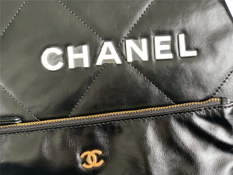 Chanel 22 MEDIUM HANDBAG Shiny Calfskin & Gold-Tone Metal AS3261 Black High