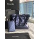 Chanel 22 MEDIUM HANDBAG Metallic Calfskin & Gold-Tone Metal AS3261 Navy High