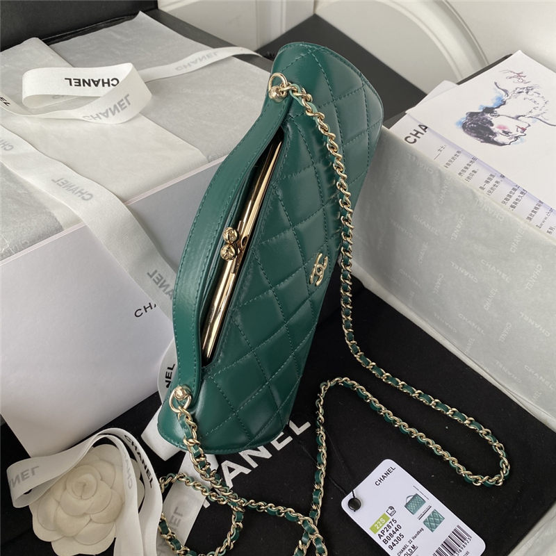 Chanel FLAP PHONE HOLDER WITH CHAIN Shiny Calfskin & Gold-Tone Metal AP2875 Green A