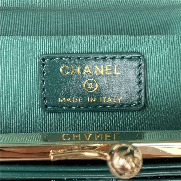 Chanel FLAP PHONE HOLDER WITH CHAIN Shiny Calfskin & Gold-Tone Metal AP2875 Green A