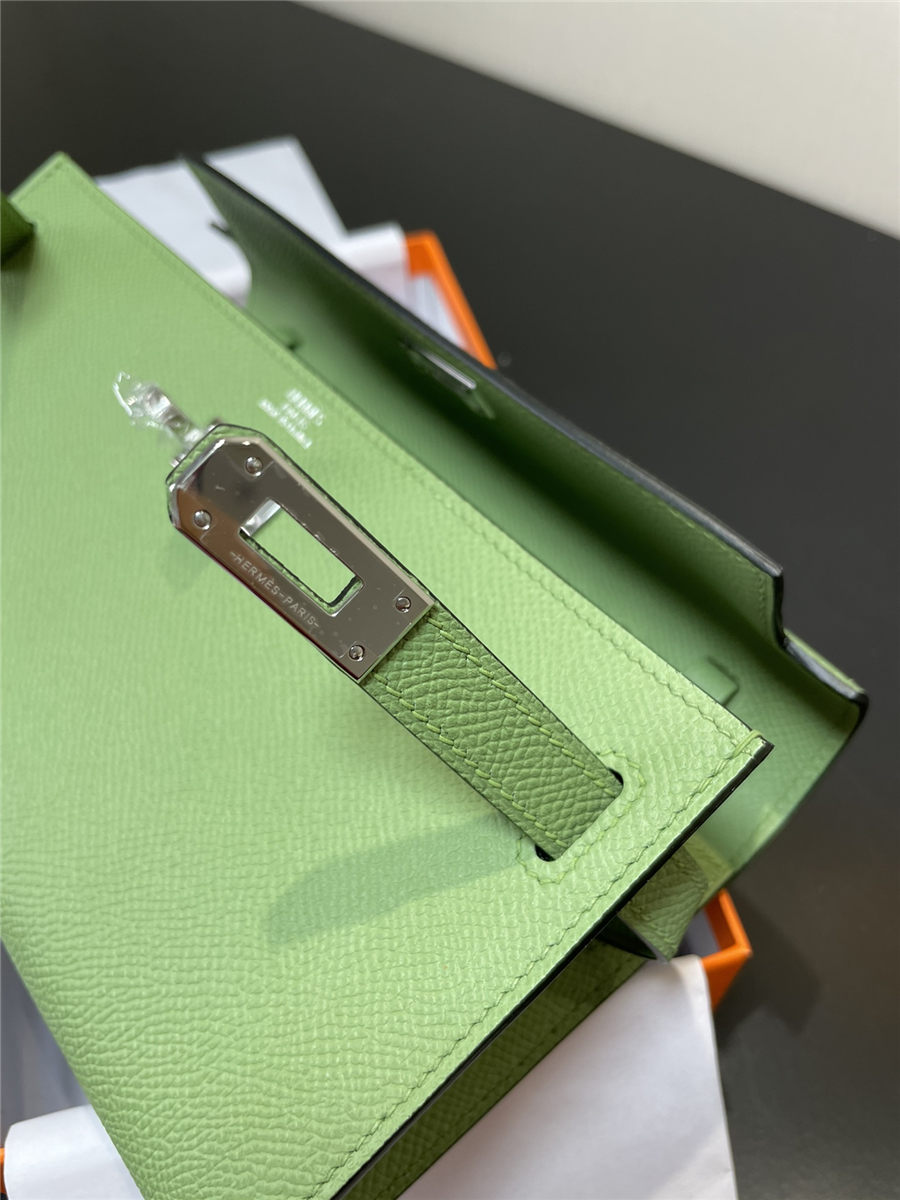 Hermes Kelly Classique To Go wallet Epsom calfskin Green Silver-Metal WAX High