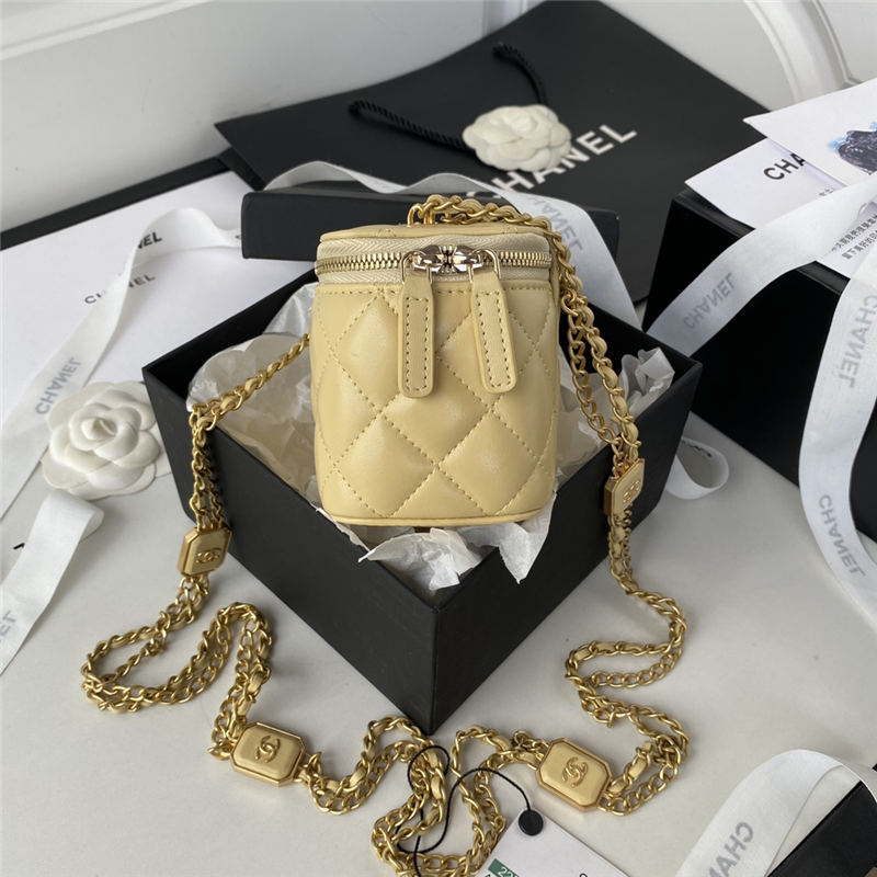 SMALL VANITY WITH CHAIN AP2931 Lambskin & Gold-Tone Metal Yellow A