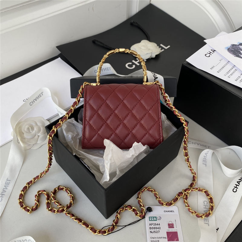 CLUTCH WITH CHAIN Lambskin, Enamel & Gold-Tone Metal AP2944 Burgundy A