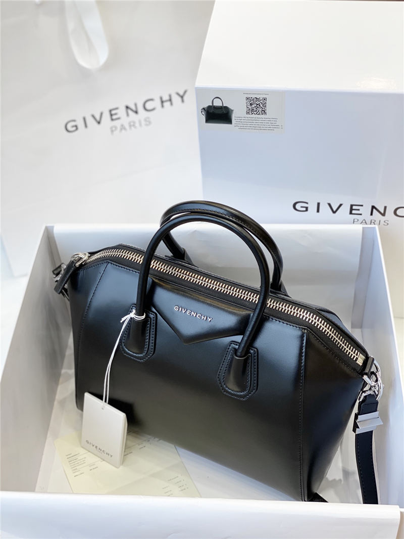 Givenchy MEDIUM ANTIGONA BAGE IN SMOOTH BOX LEATHER High