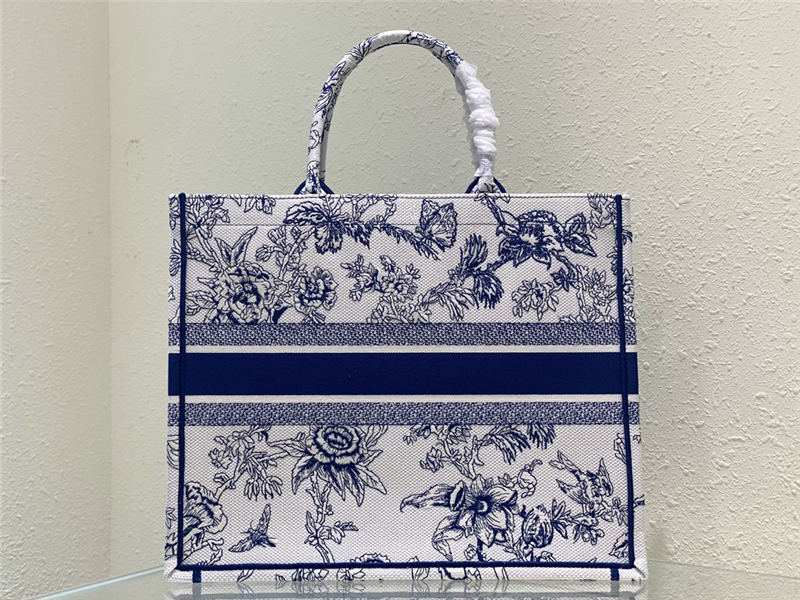 LARGE Dior BOOK TOTE Dior Jardin Botanique Embroidery Blue High