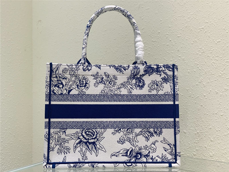 MEDIUM Dior BOOK TOTE Dior Jardin Botanique Embroidery Blue High