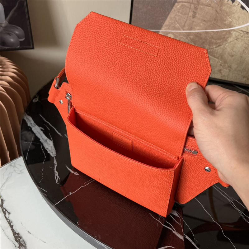 LV Aerogram Slingbag grained calf Orange High