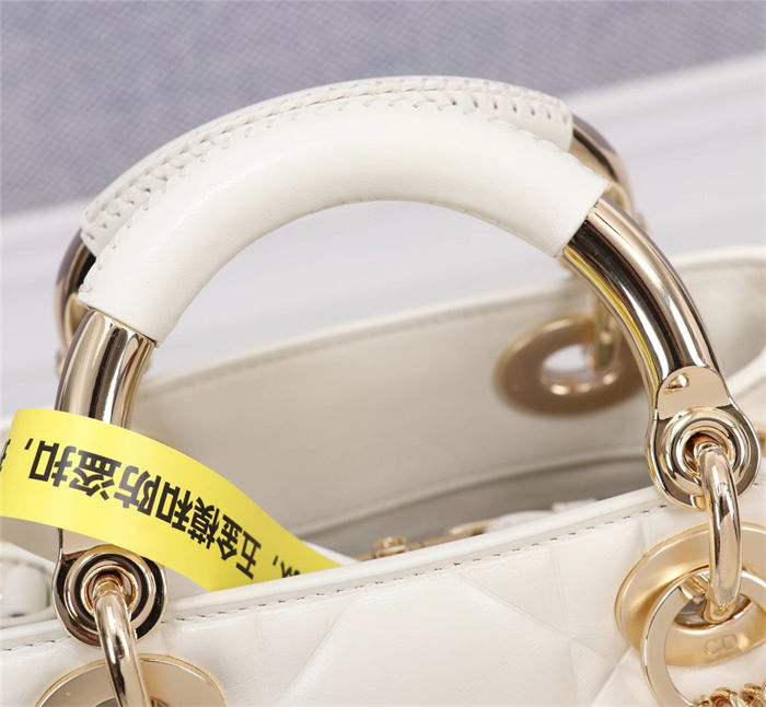 LADY 95.22 SMALL BAG Cannage Calfskin White High