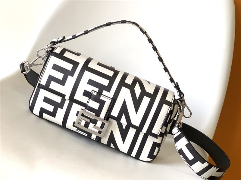 BAGUETTE leather bag printed Roma High