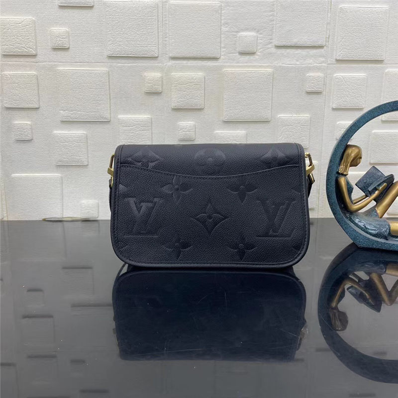 Louis Vuitton DIANE Bag Embossed supple grained cowhide leather M46386 High