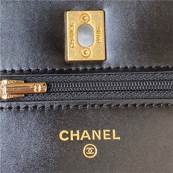 Chanel CLUTCH WITH CHAIN AP3240 Calfskin & Gold-Tone Metal Black A