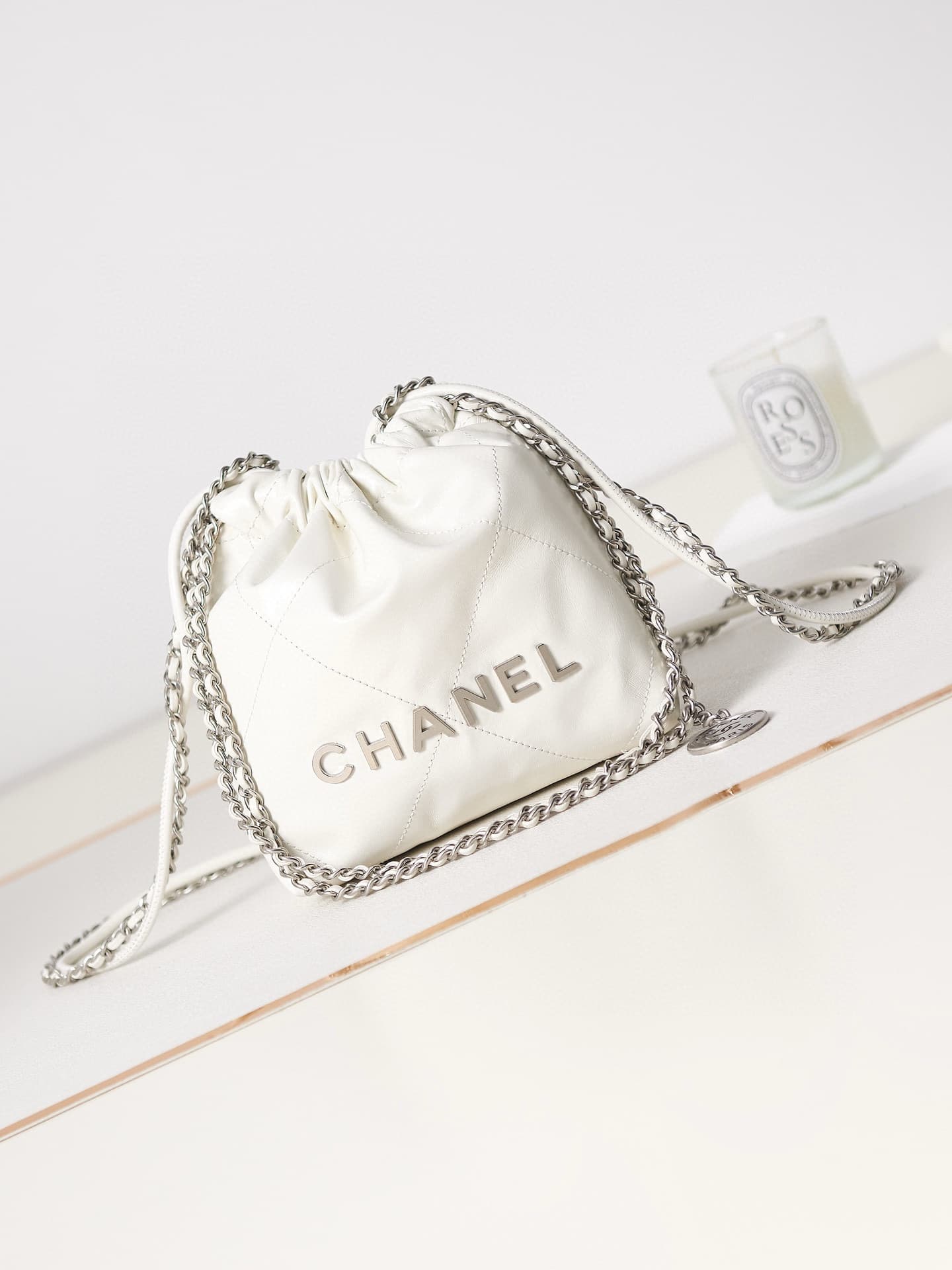 Chanel 22 MINI HANDBAG Shiny Calfskin White & Silver-Tone Metal AS3980 High