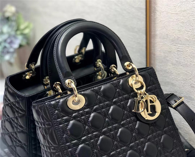 MEDIUM LADY Dior BAG Cannage Lambskin Black High 