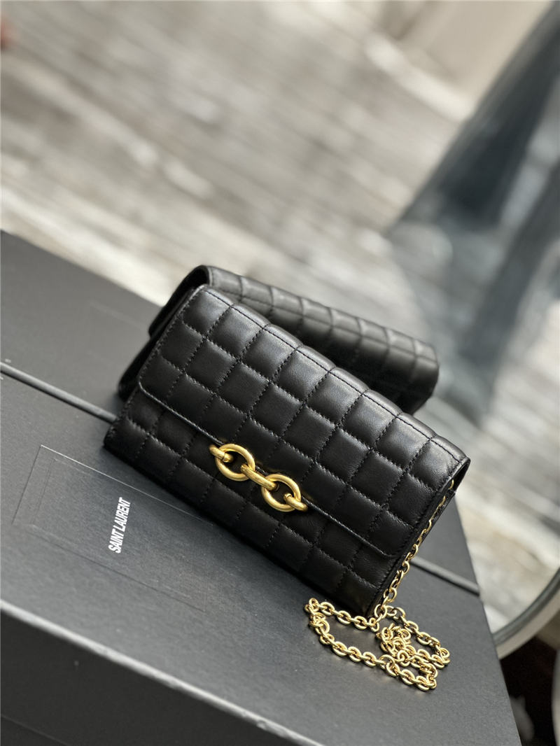 LE MAILLON CHAIN WALLET IN QUILTED LAMBSKIN High