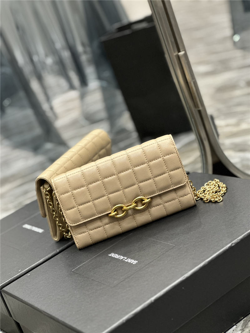 LE MAILLON CHAIN WALLET IN QUILTED LAMBSKIN High