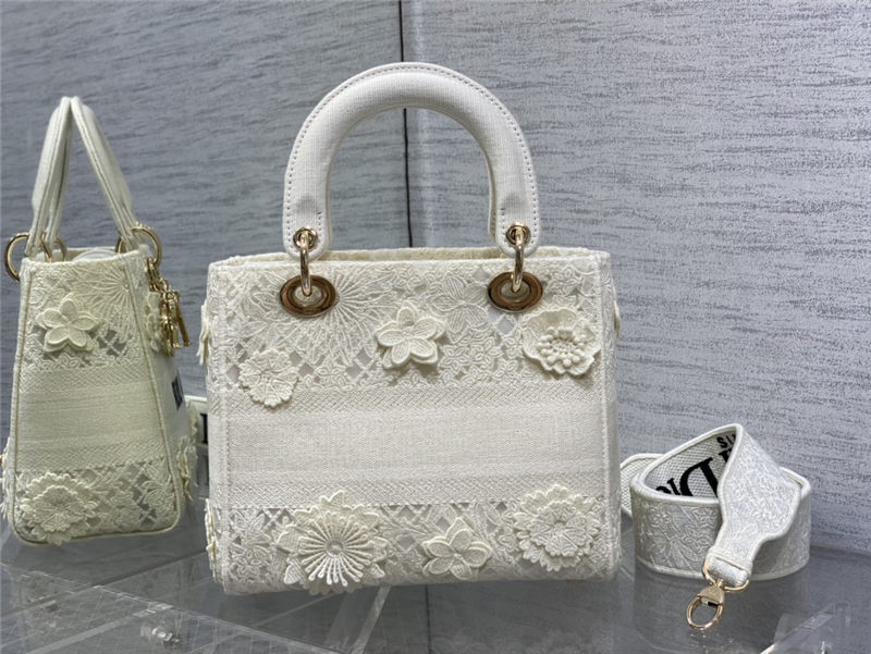 MEDIUM LADY D-LITE BAG Embroidered with 3D Flowers White High