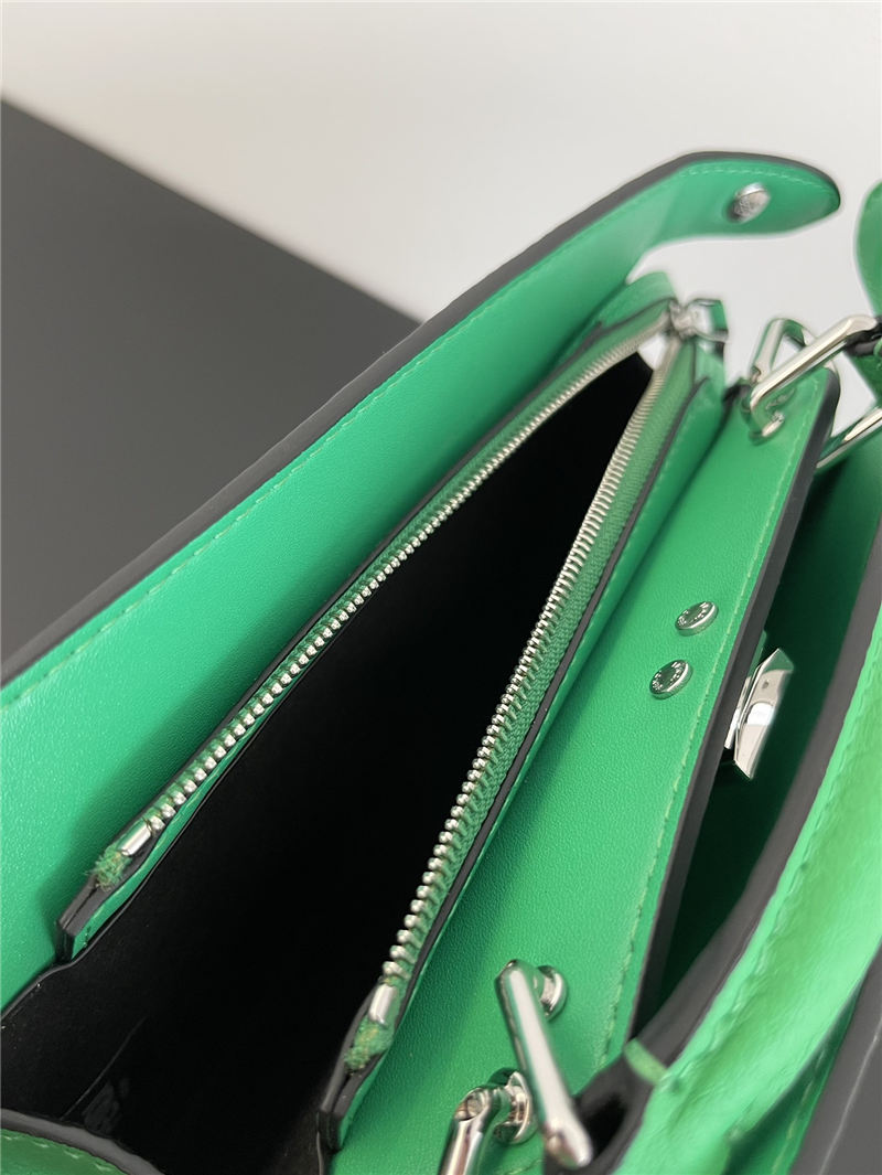 Peekaboo ISeeU XCross leather bag Green High