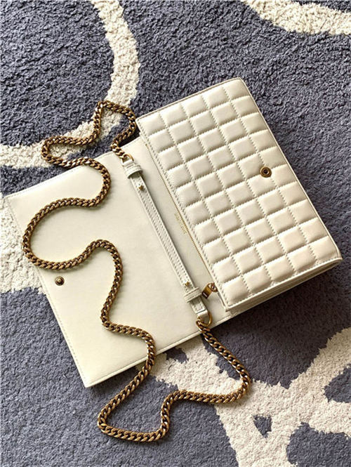 CASSANDRE MATELASSÉ CARRÉ CHAIN WALLET IN QUILTED LEATHER High