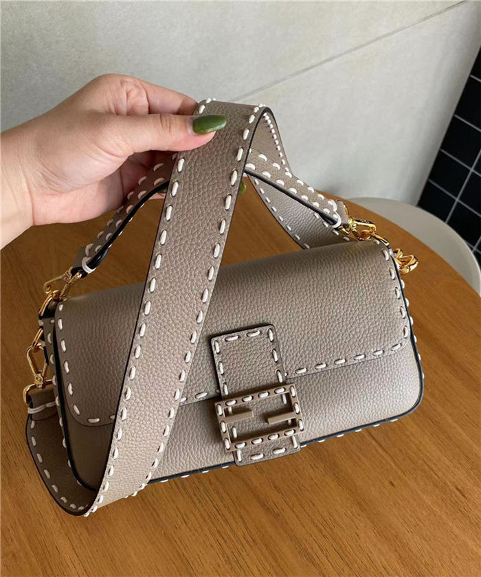 BAGUETTE Selleria bag with oversized topstitching Taupe High