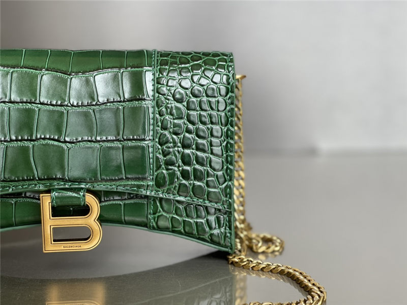 WOMEN'S HOURGLASS WALLET ON CHAIN IN Shiny Crocodile Embossed Green High