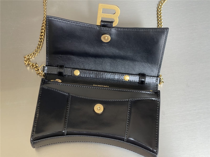 WOMEN'S HOURGLASS WALLET ON CHAIN IN Leather Black-Gold High