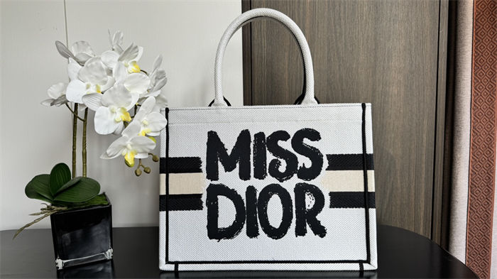 MEDIUM Dior BOOK TOTE Miss Dior Graffiti Embroidery High